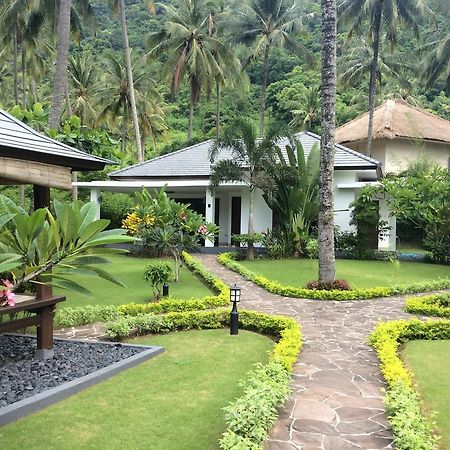 Villa Tujuh Senggigi Exterior photo